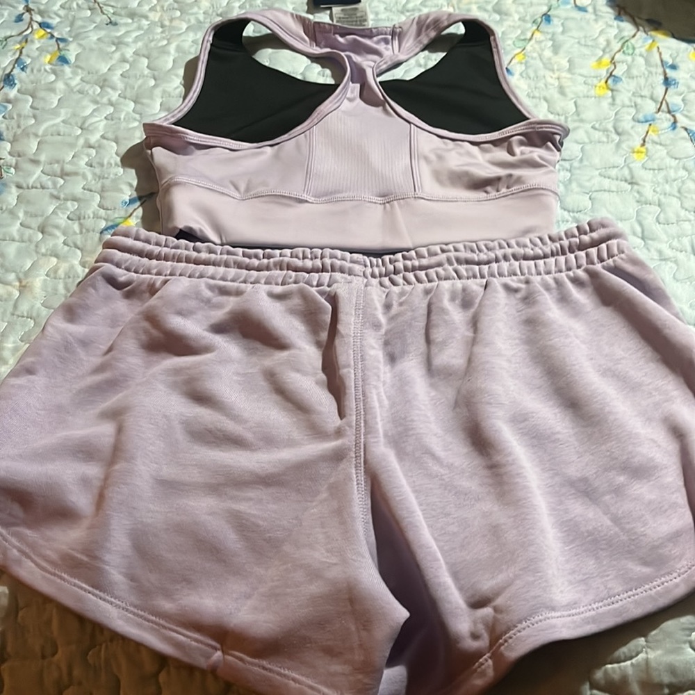 NWT Reebok size Medium Bra/top and shorts. - Picture 5 of 6